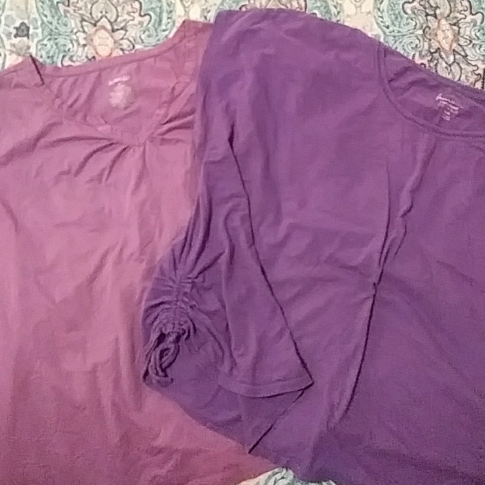 💗Bundle of 2 purple shirts